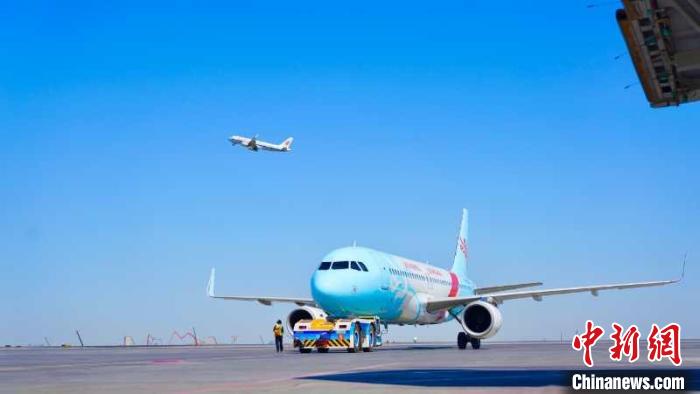 新疆機場旅客吞吐量創新高，公共航空運輸助力區域發展